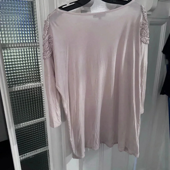 Vivienne Vivienne Tam Women’s Light Taupe Top With Embellished Shoulders Sz M - Picture 2 of 8